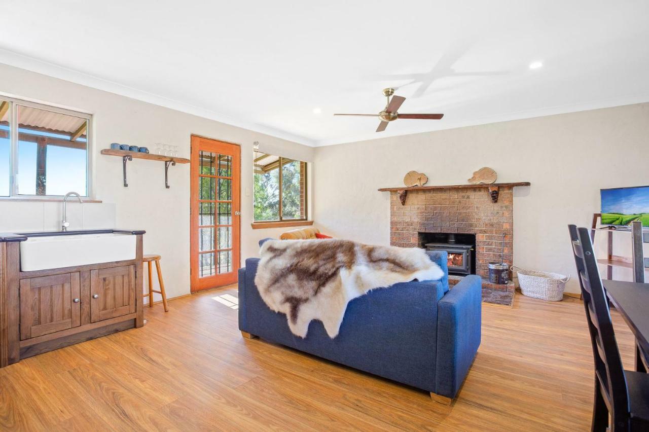 Braeside Cabin Two Alphitonia Central Tilba ภายนอก รูปภาพ