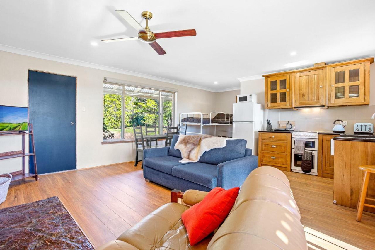 Braeside Cabin Two Alphitonia Central Tilba ภายนอก รูปภาพ